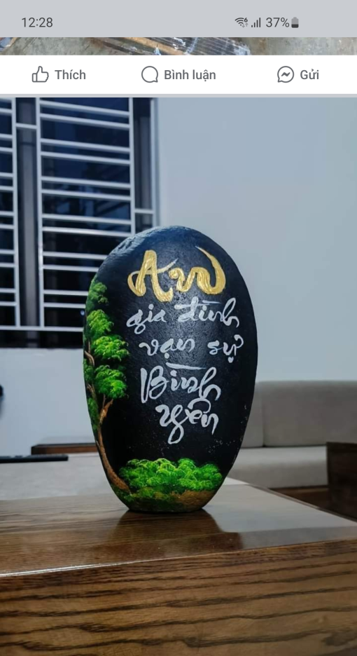 Khắc chữ trên đá cuội 
